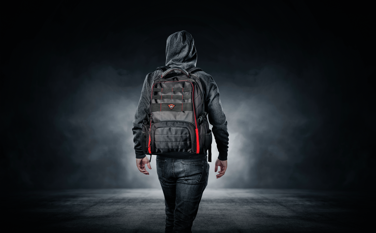 Mochila Gamer Trust Gxt 1250 Hunter Laptops 17,3 – imagen 6