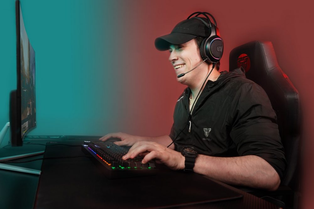 Audifono Gamer Fantech Sniper II HG16S RGB Negro – imagen 3